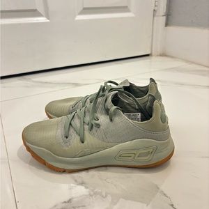 Curry 4 Low Under Armour grove green size 9